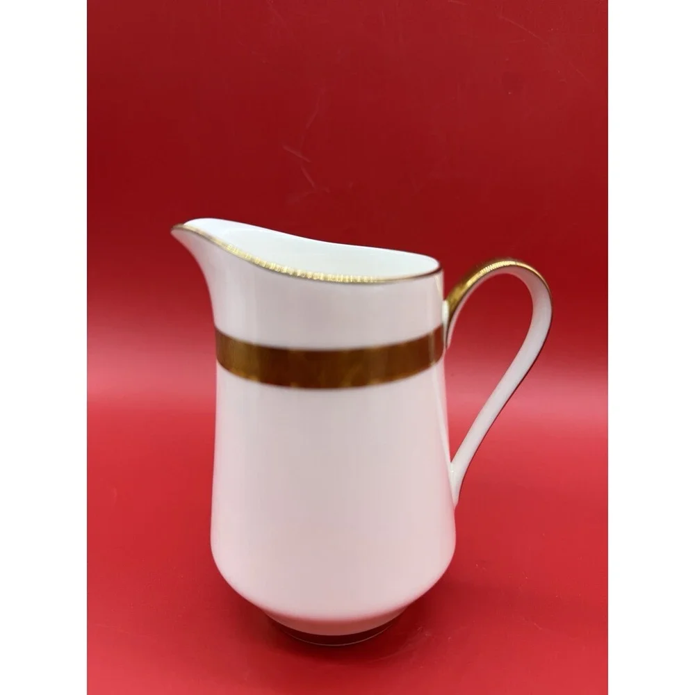Mikasa Narumi PEMBROKE 106 Creamer & Sugar Bowl w Lid And Shaker Gold Trimmed